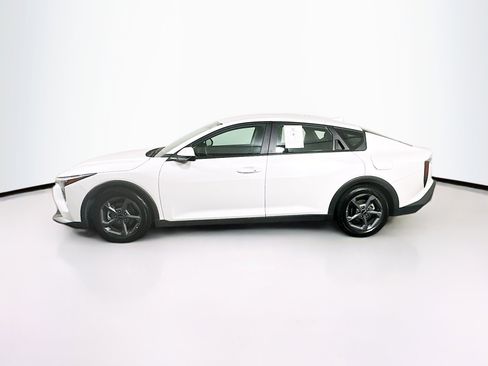 Used 2025 Kia K4 LXS FWD image 4