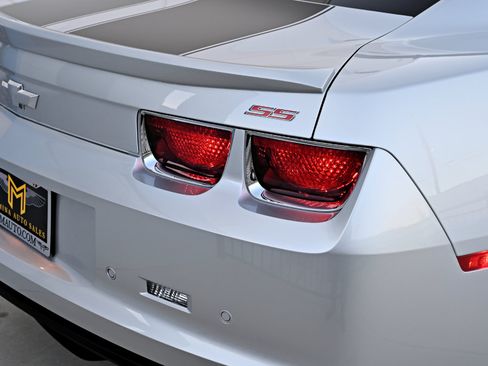 Used 2011 Chevrolet Camaro SS RWD image 30