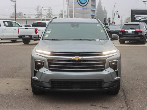 Used 2026 Chevrolet Traverse LT w/ Driver Confidence Package image 6