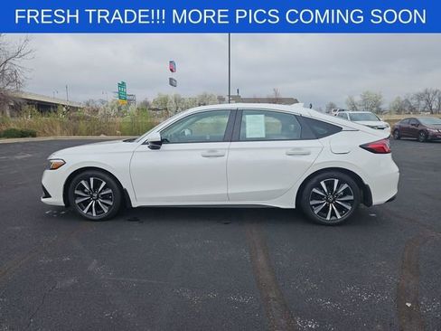 Used 2024 Honda Civic EX-L image 2