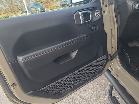 Used 2020 Jeep Gladiator Overland image 11