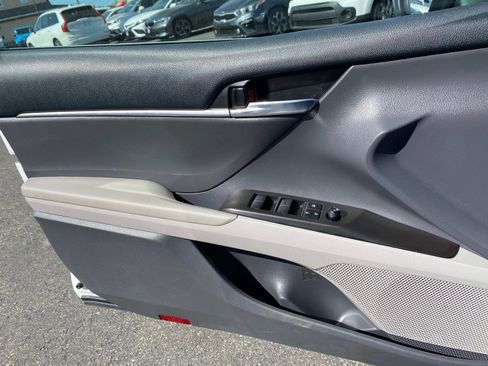 Used 2023 Toyota Camry SE image 16