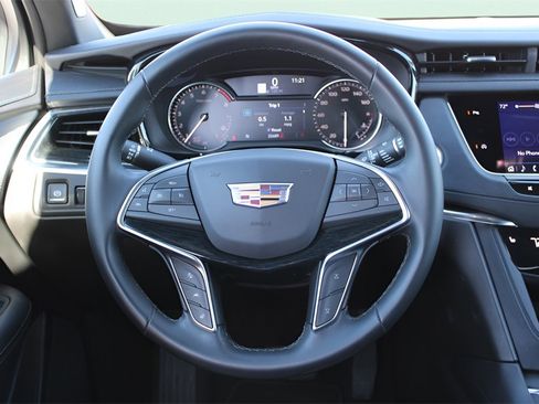 Used 2025 Cadillac XT5 Premium Luxury image 22