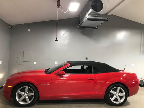 Used 2011 Chevrolet Camaro LT RWD image 12