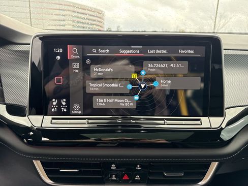 Used 2025 Volkswagen Atlas Cross Sport SEL image 30