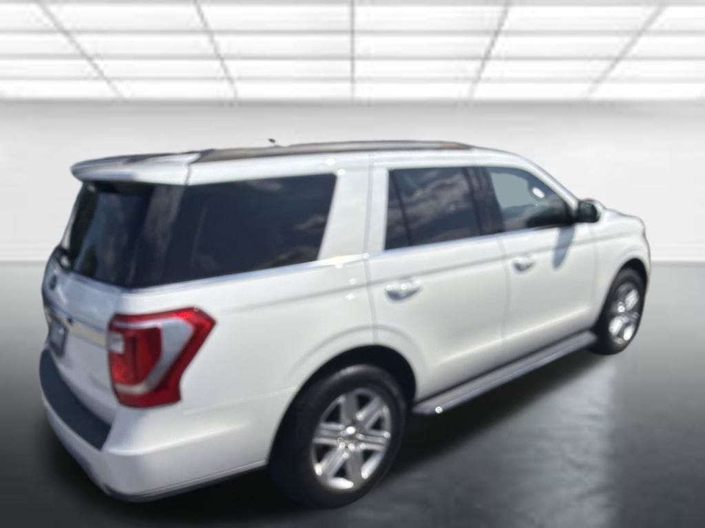 Used 2020 Ford Expedition XLT w/ Equipment Group 202A AWD/4WD image 3