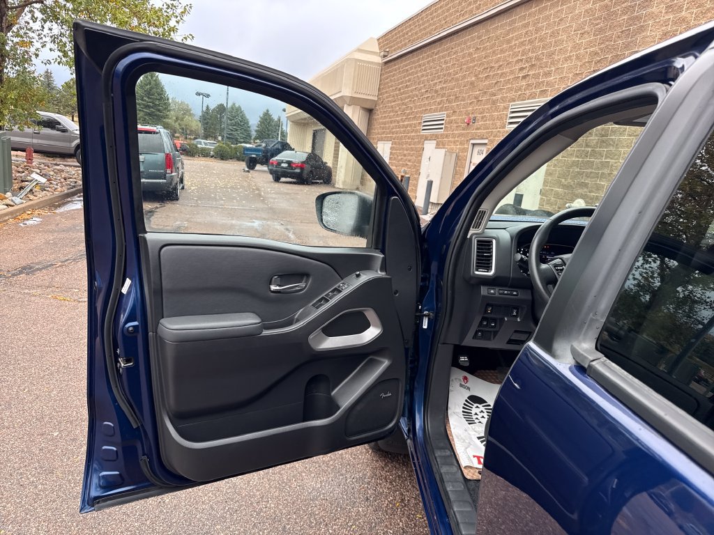 Used 2022 Nissan Frontier SV w/ SV Premium Package AWD/4WD image 10
