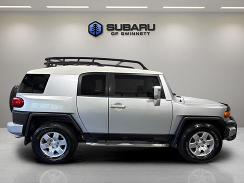 Used 2008 Toyota FJ Cruiser 2WD w/ Upgrade Pkg 2 image 6