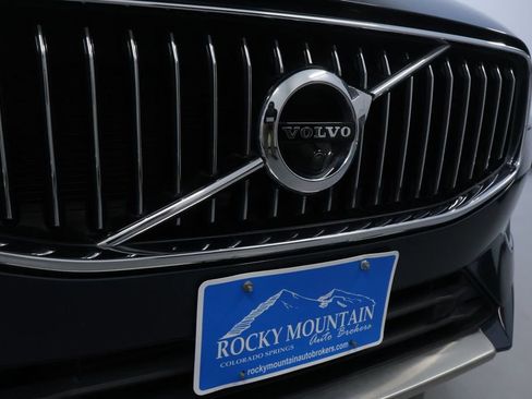 Used 2018 Volvo XC60 T6 Inscription w/ Convenience Package image 9