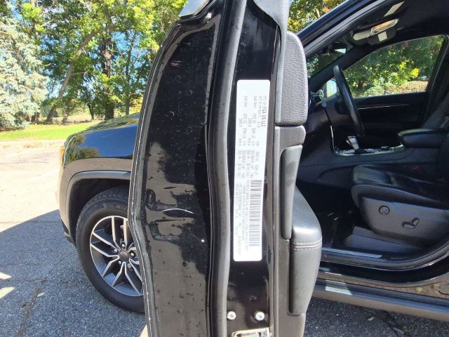Used 2019 Jeep Grand Cherokee Limited AWD/4WD image 28