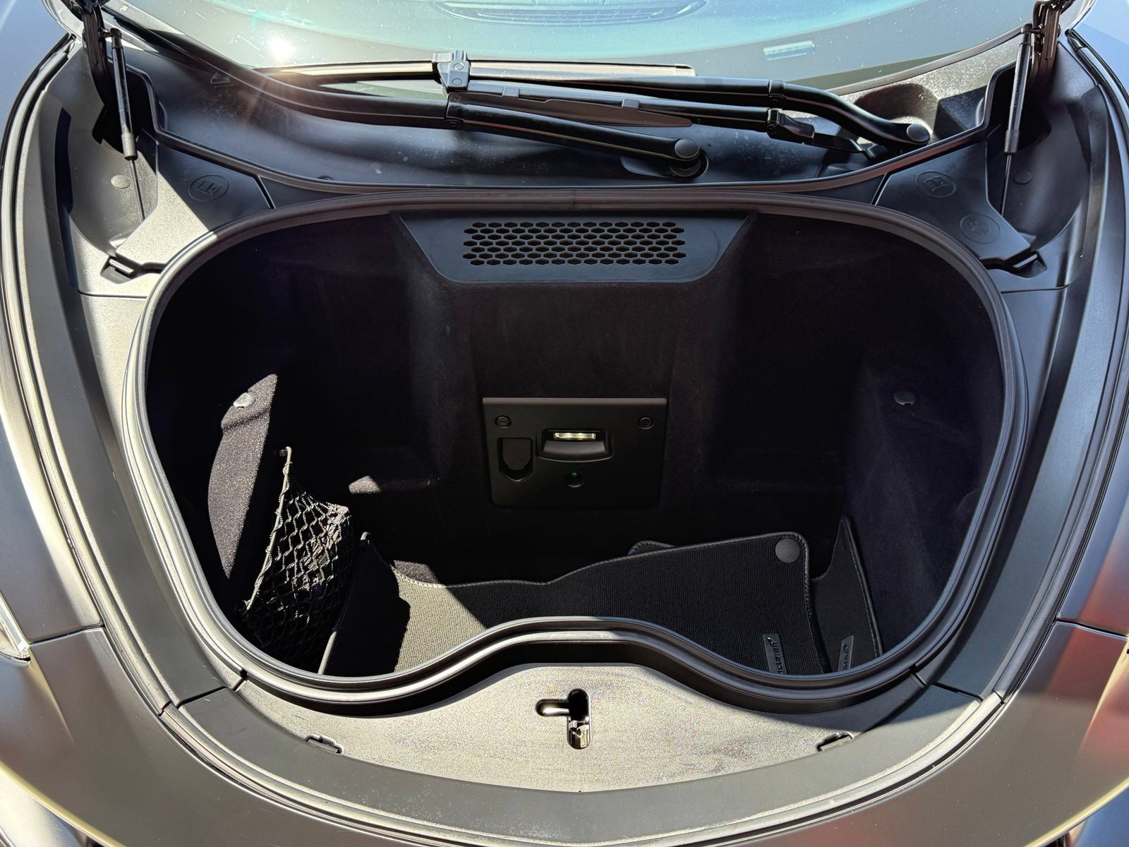 Used 2020 McLaren GT RWD image 43