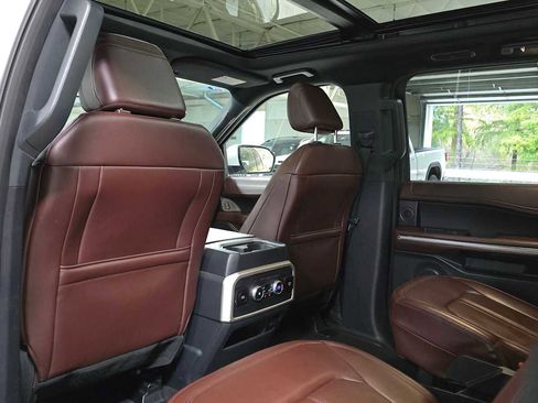 Used 2024 Ford Expedition Limited image 21