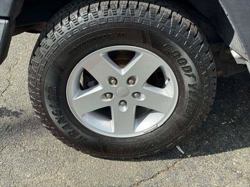 Used 2017 Jeep Wrangler Unlimited Sport w/ Quick Order Package 24S image 10