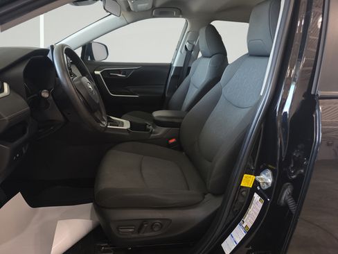 Used 2022 Toyota RAV4 XLE AWD/4WD image 12