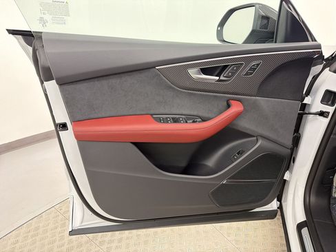 Used 2026 Audi SQ8 Premium Plus AWD/4WD image 26