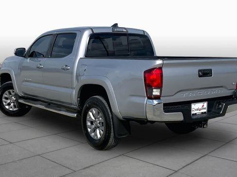 Used 2019 Toyota Tacoma SR5 RWD image 11