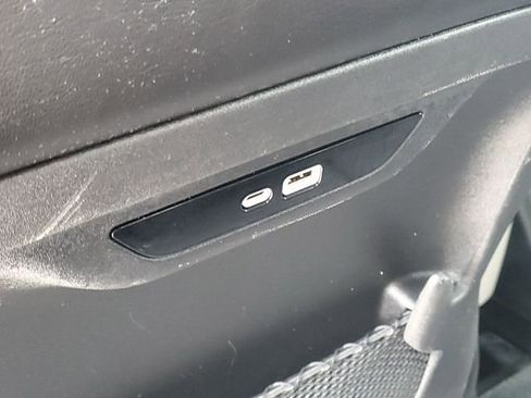 Used 2024 Chrysler Pacifica Touring-L FWD image 29