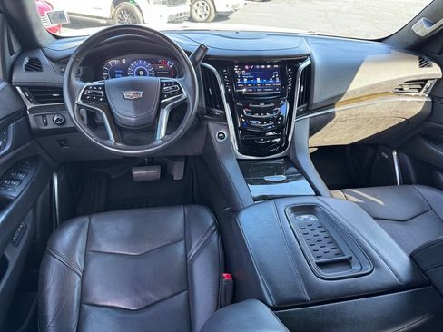 Used 2017 Cadillac Escalade Platinum AWD/4WD image 5