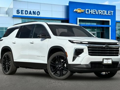 New 2026 Chevrolet Traverse LT w/ Enhanced Driving Package FWD image 2