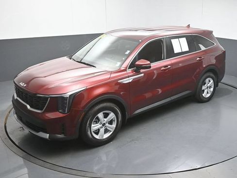 Used 2025 Kia Sorento LX FWD image 44