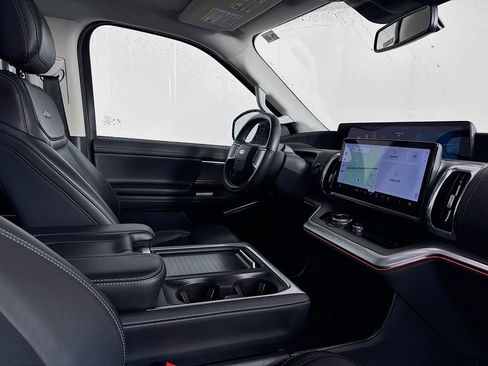 Used 2025 Ford Expedition Platinum AWD/4WD image 38
