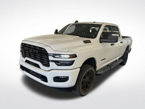 Used 2025 RAM 2500 Big Horn AWD/4WD image 5