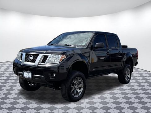 Used 2021 Nissan Frontier SV AWD/4WD image 3