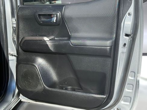 Certified 2022 Toyota Tacoma TRD Sport image 31