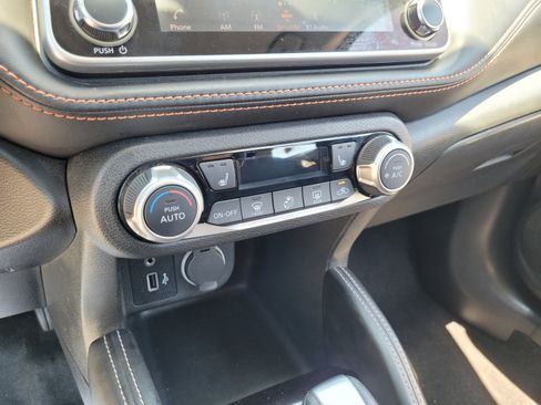Used 2019 Nissan Kicks SR w/ SR Premium Package FWD image 19