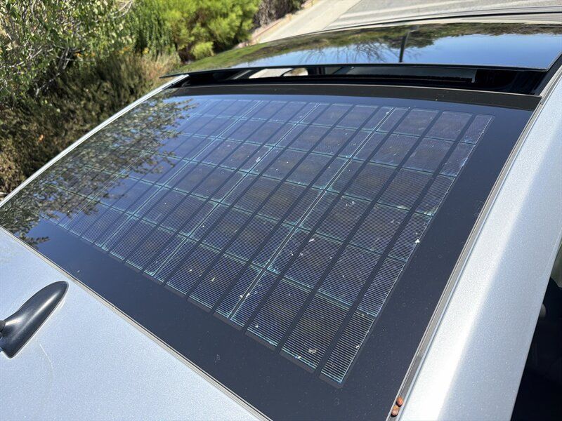 Used 2011 Toyota Prius Four w/ Solar Roof Pkg FWD image 20