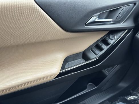 Used 2025 Chevrolet Equinox ACTIV image 31