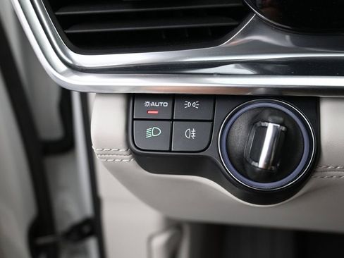 Used 2022 Porsche Panamera image 19