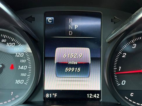 Used 2019 Mercedes-Benz GLC 300 4MATIC w/ Premium Package image 26