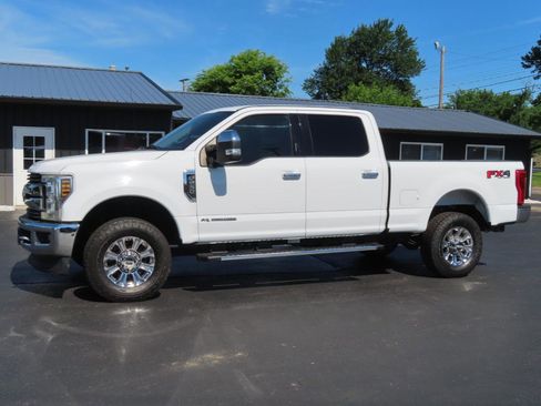Used 2018 Ford F250 XLT w/ XLT Premium Package AWD/4WD image 2