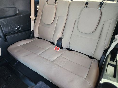 Used 2023 Ford Explorer XLT image 32