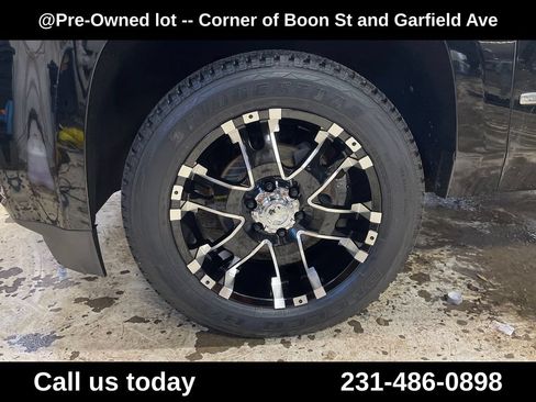 Used 2016 GMC Yukon SLT w/ Open Road Package AWD/4WD image 11