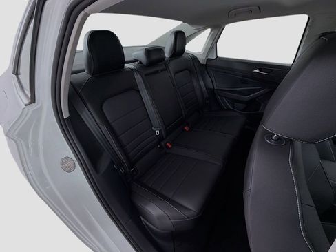 Used 2024 Volkswagen Jetta SE FWD image 26