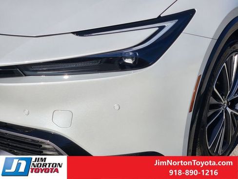 Used 2025 Toyota Prius Limited image 11