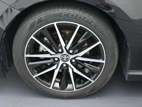 Used 2021 Toyota Camry SE w/ Cold Weather Package AWD/4WD image 35