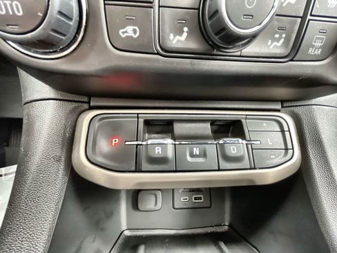 Used 2023 GMC Acadia Denali w/ Black Diamond Edition image 16