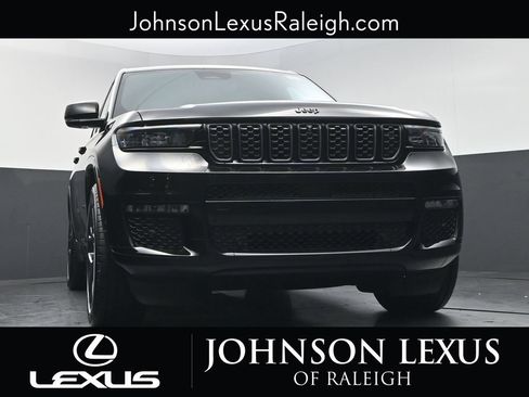 Used 2024 Jeep Grand Cherokee L Summit w/ Advanced Protech Group IV AWD/4WD image 15