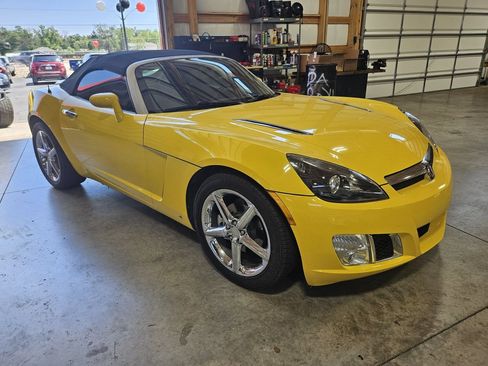 Used 2008 Saturn Sky Red Line RWD image 10
