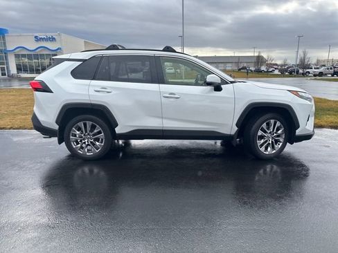 Used 2023 Toyota RAV4 XLE Premium image 2