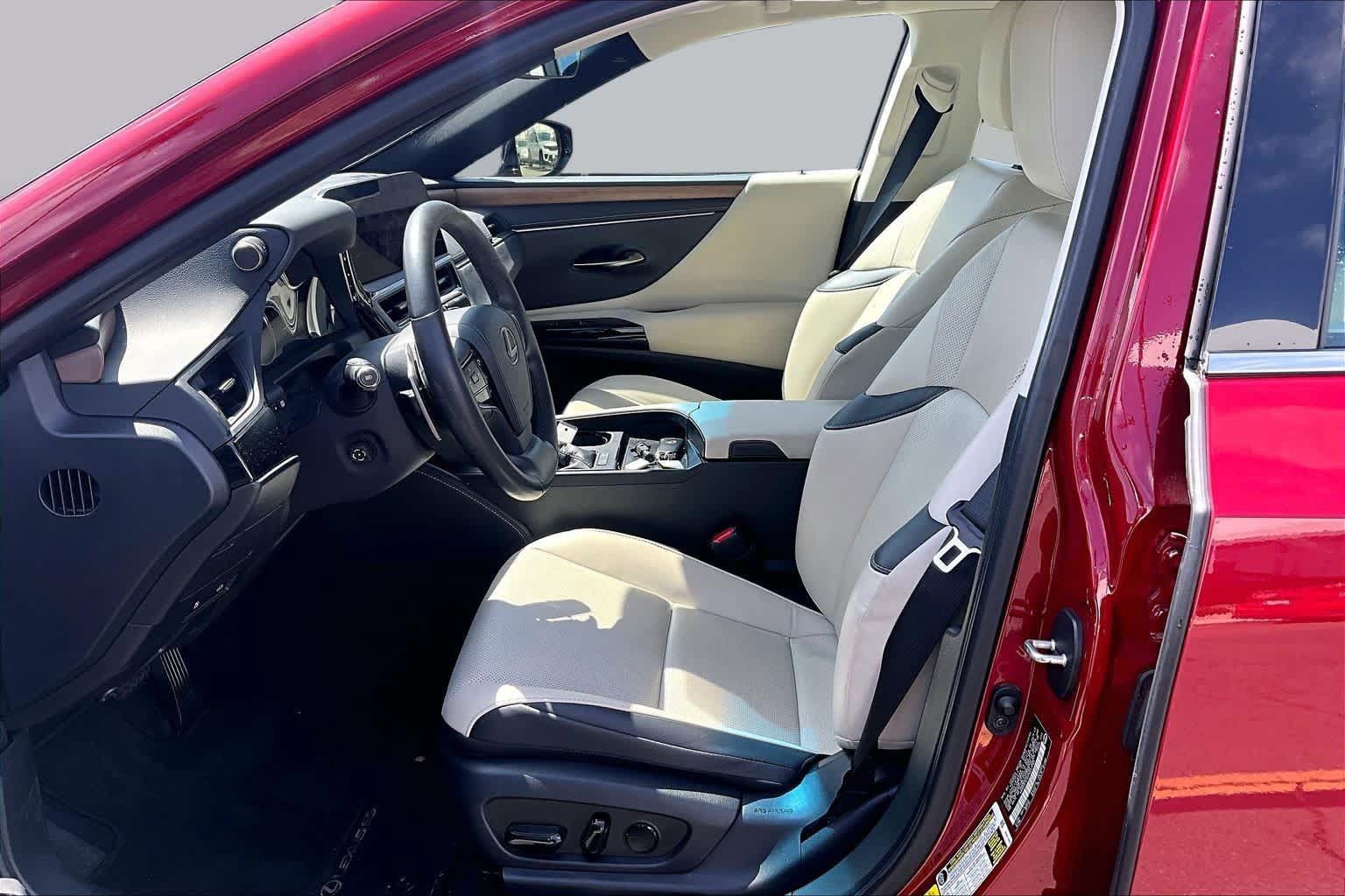 Used 2023 Lexus ES 300h w/ Premium Package FWD image 8