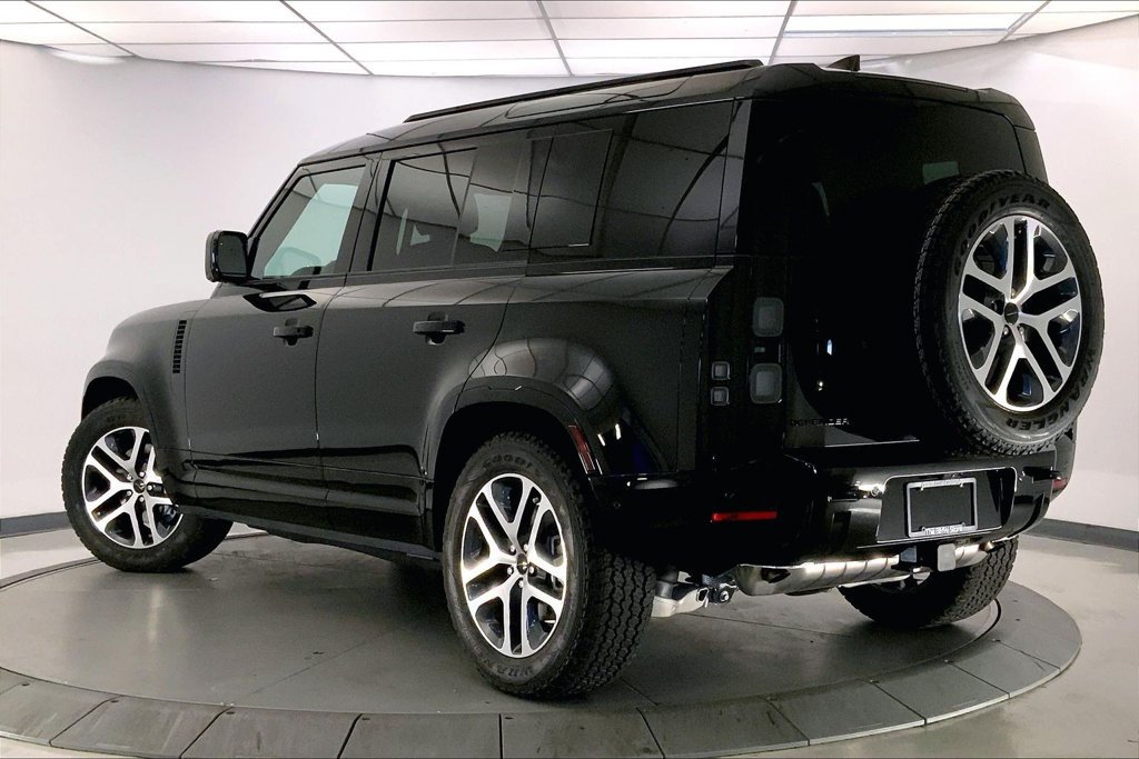 Used 2026 Land Rover Defender 110 X-Dynamic SE AWD/4WD image 10