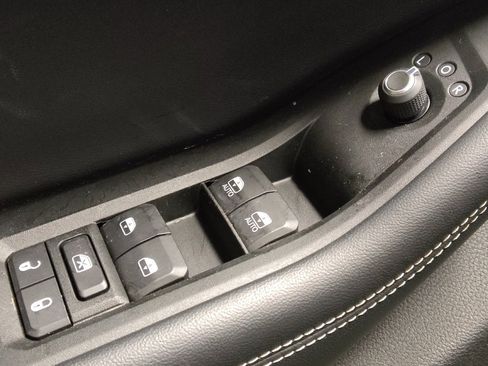 Used 2021 Jeep Grand Cherokee L Laredo image 27