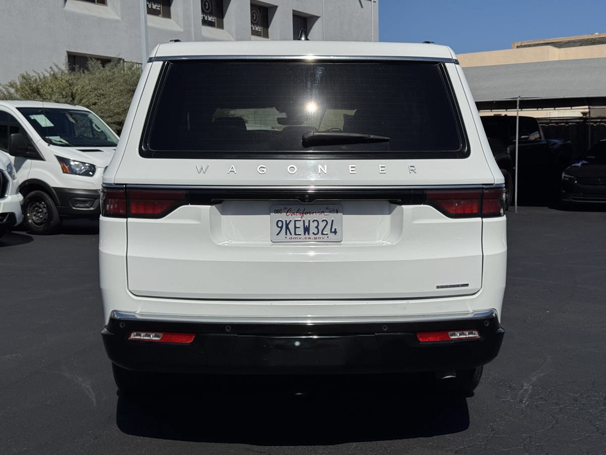 Used 2024 Jeep Wagoneer L Series II RWD image 14