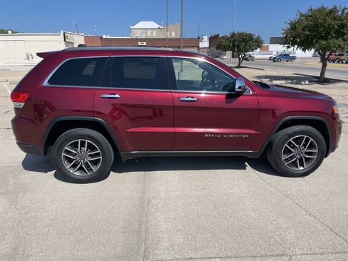 Used 2019 Jeep Grand Cherokee Limited AWD/4WD image 6