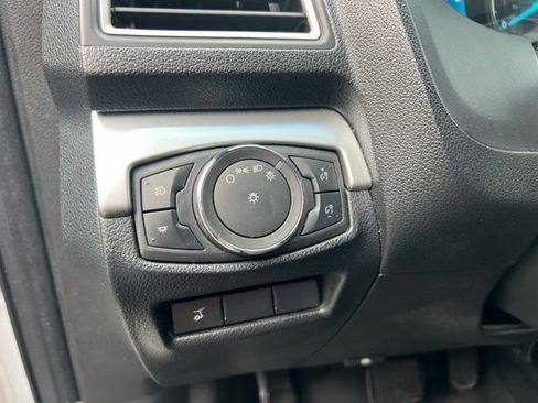 Used 2016 Ford Explorer XLT w/ Equipment Group 202A AWD/4WD image 25