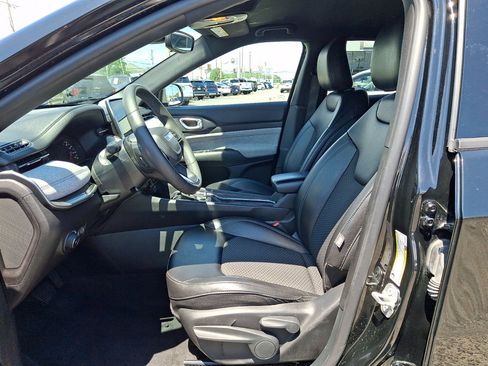 Used 2024 Jeep Compass Latitude AWD/4WD image 24